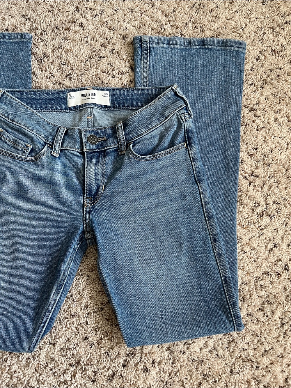 Hollister Low-Rise Bootcut Jeans Medium Blue Wash Size 0 Regular - Picture 3 of 8